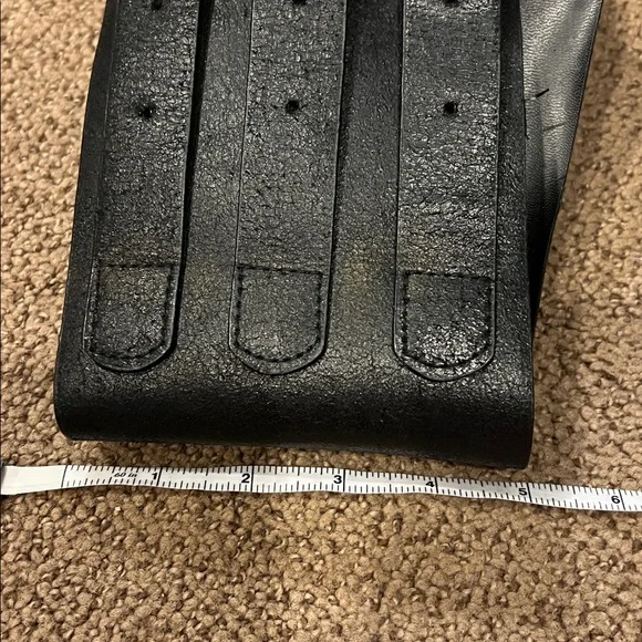 Vintage leather 5 inch black belt 3 closure Newport News wide s/m - Picture 6 of 6